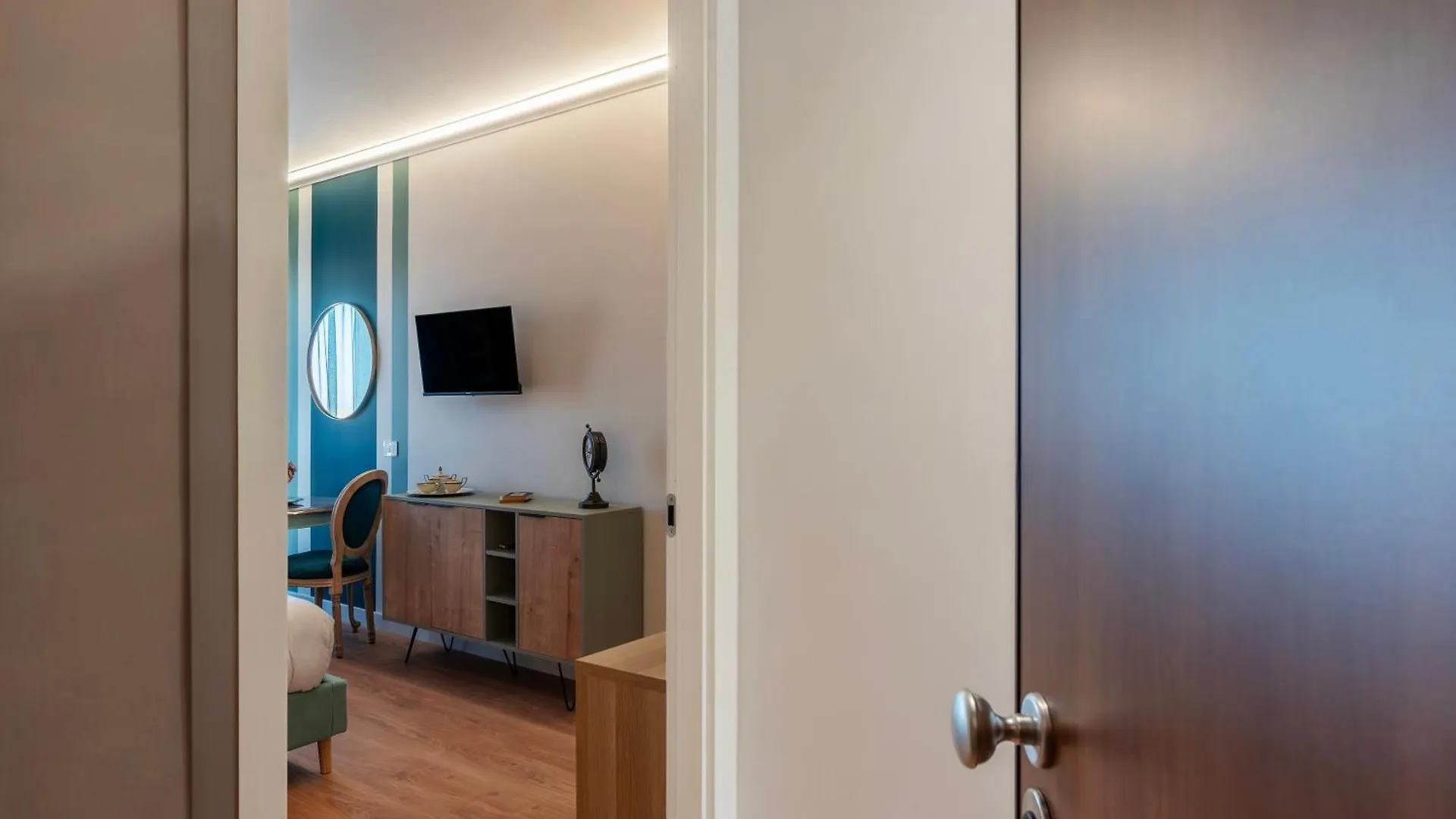 Ych-Ponte Lungo Apartment Rome