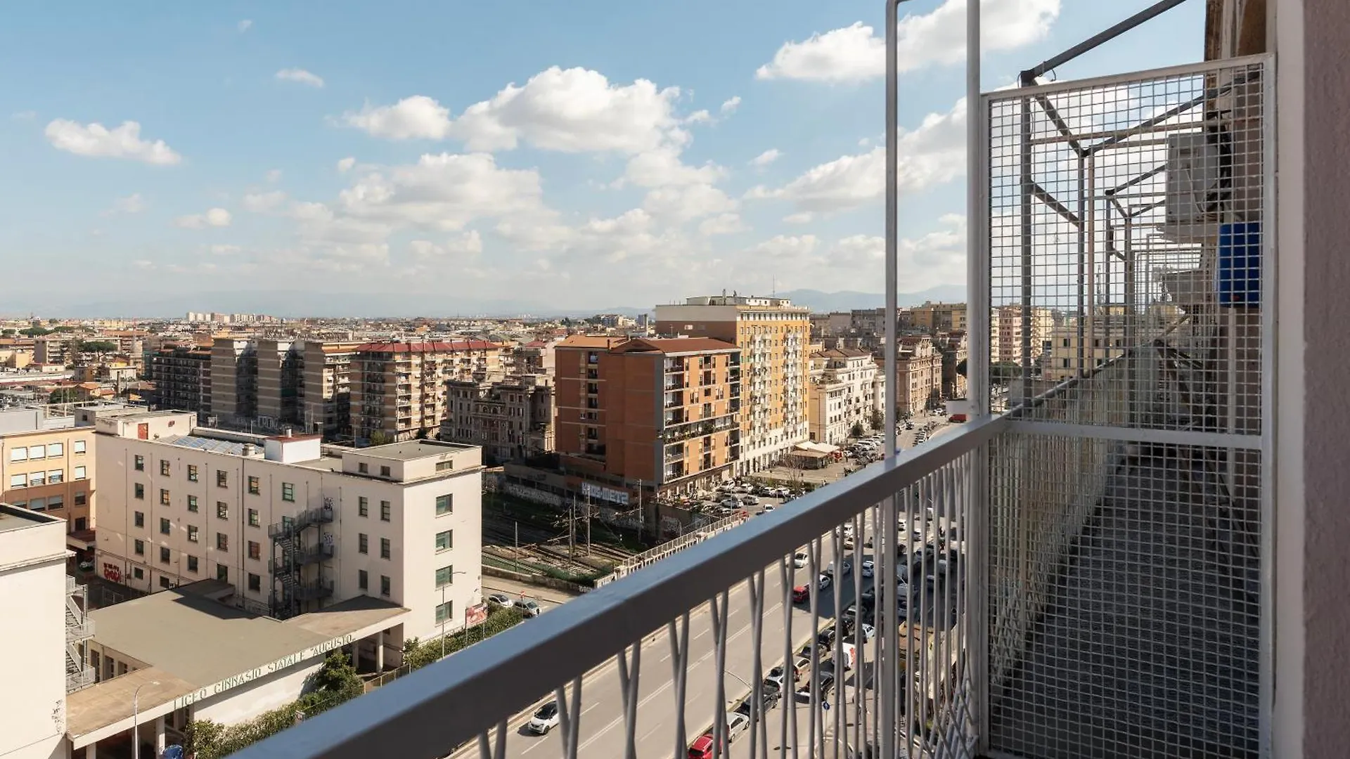 Ych-Ponte Lungo Apartment Rome