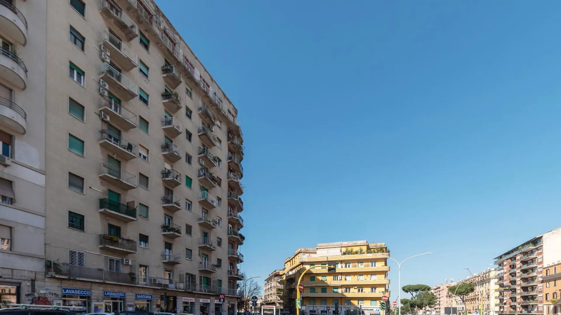 Ych-Ponte Lungo Apartment Rome