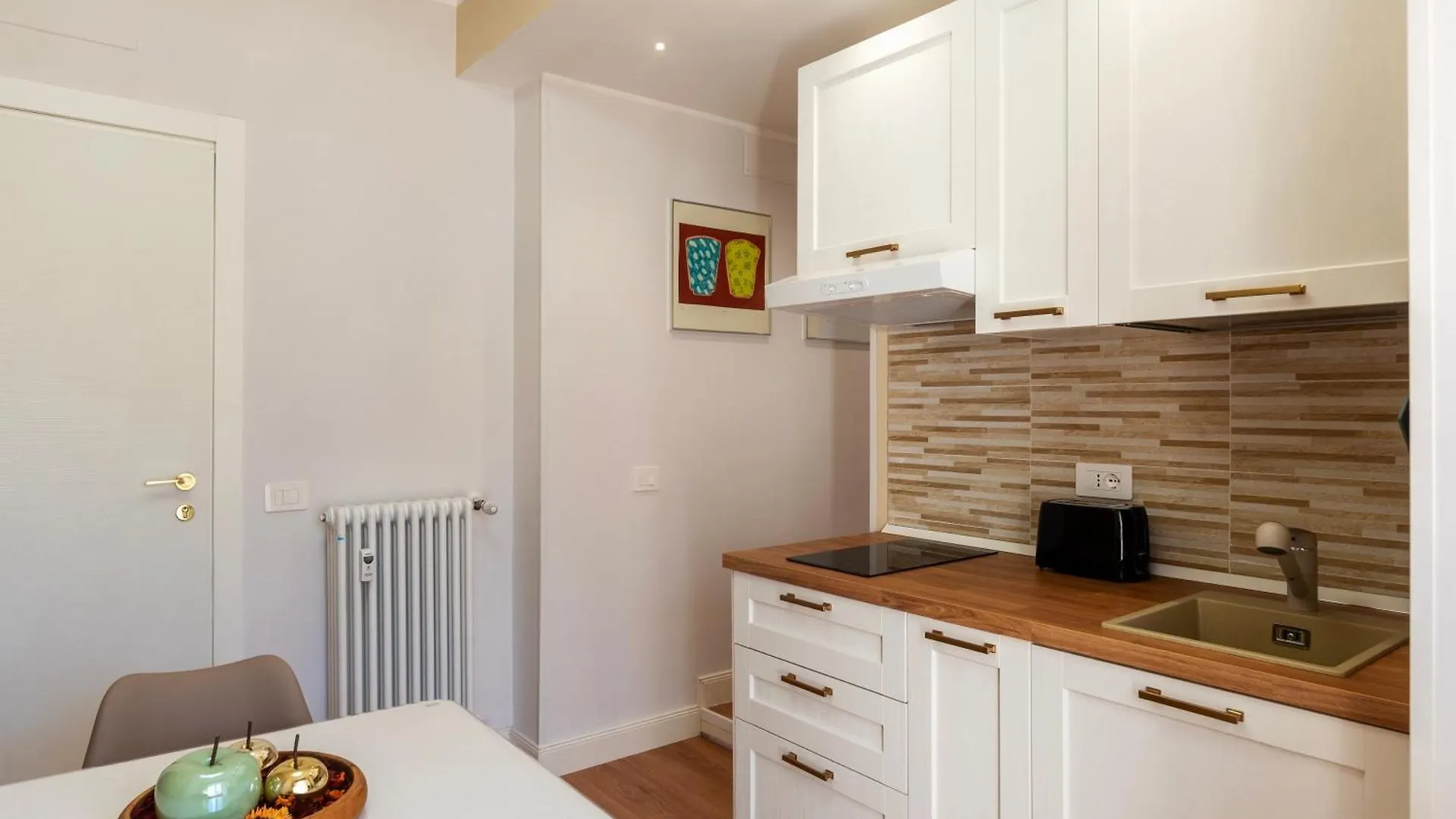Ych-Ponte Lungo Apartment Rome