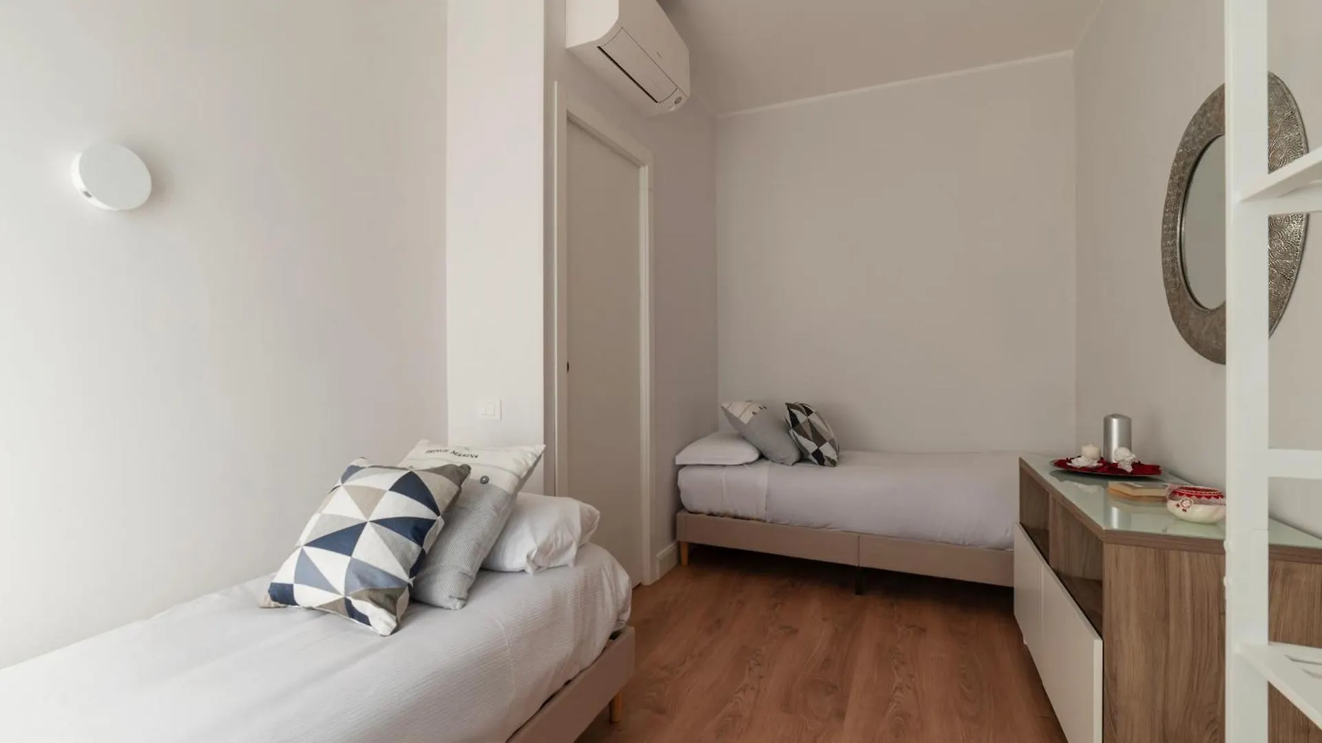 Ych-Ponte Lungo Apartment Rome